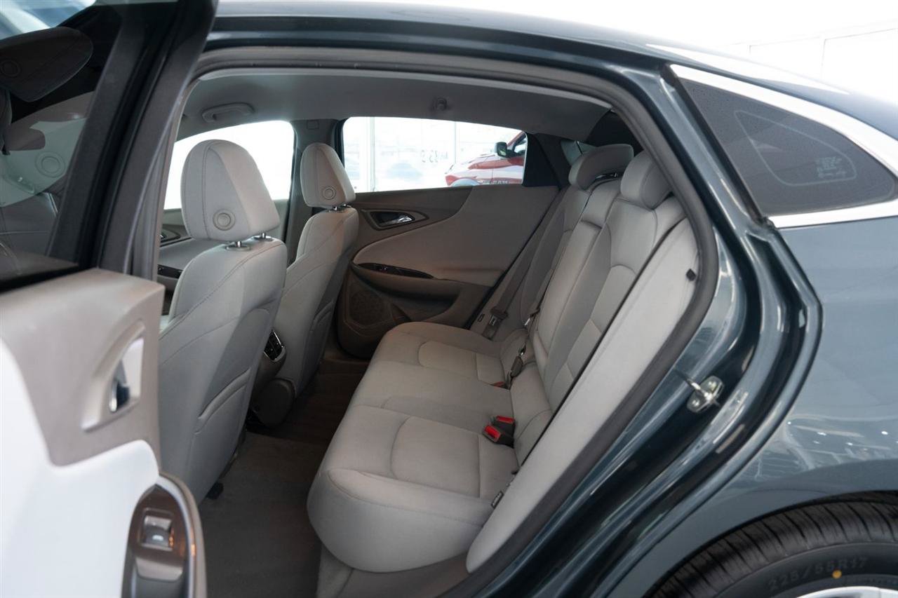Used 2021 Chevrolet Malibu LT FWD image 13