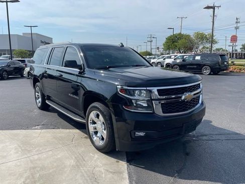 Used 2018 Chevrolet Suburban LT AWD/4WD image 7