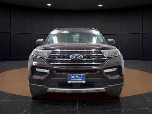 Certified 2023 Ford Explorer XLT w/ Equipment Group 202A AWD/4WD image 2