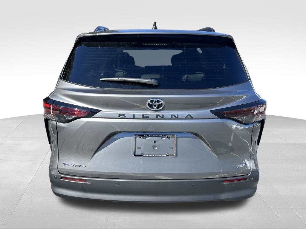 New 2026 Toyota Sienna XLE AWD/4WD image 4