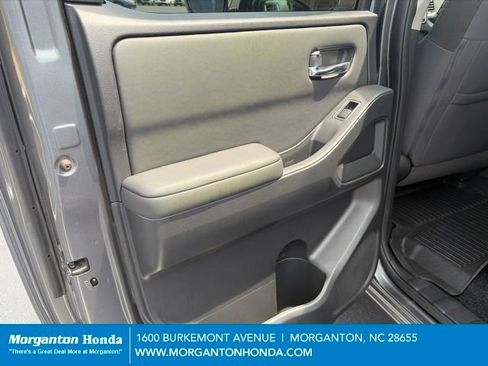 Used 2022 Nissan Frontier SV AWD/4WD image 29