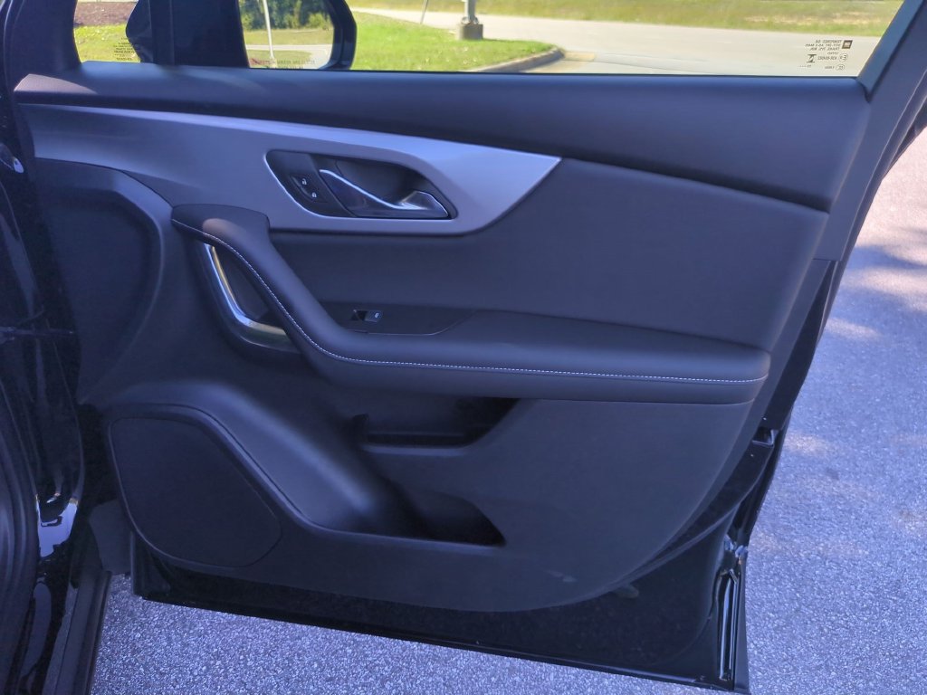 New 2026 Chevrolet Blazer LT w/ Convenience Package FWD image 33