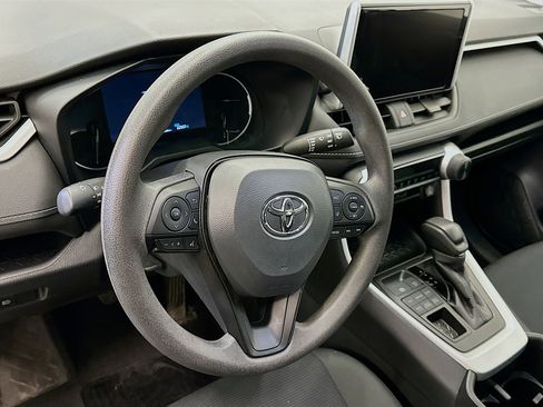 Used 2025 Toyota RAV4 LE image 18