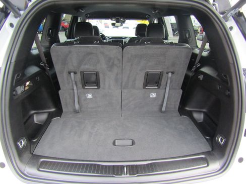 Used 2023 Jeep Grand Cherokee L Laredo image 14