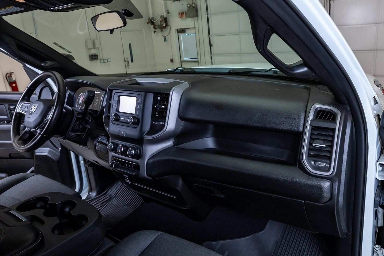 Used 2024 RAM 3500 Tradesman w/ Chrome Appearance Group AWD/4WD image 18