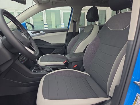 New 2026 Volkswagen Taos SE AWD/4WD image 17