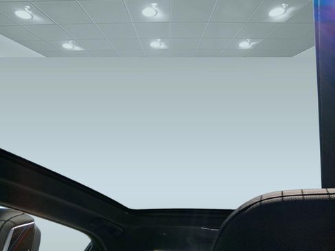 New 2026 BMW 750e xDrive w/ Premium Package image 26