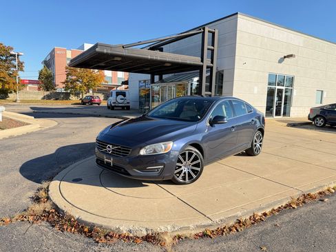 Used 2015 Volvo S60 T5 Premier image 1