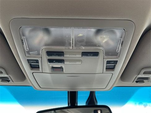 Used 2013 Toyota Avalon Limited image 26