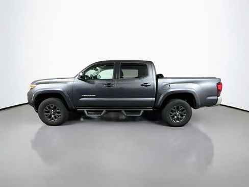 Used 2021 Toyota Tacoma SR5 AWD/4WD image 4