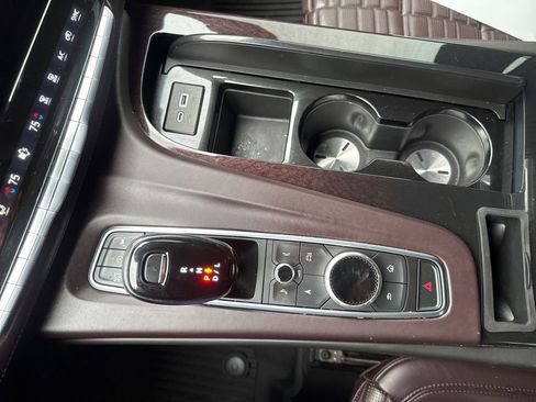 Used 2022 Cadillac Escalade Sport Platinum AWD/4WD image 40
