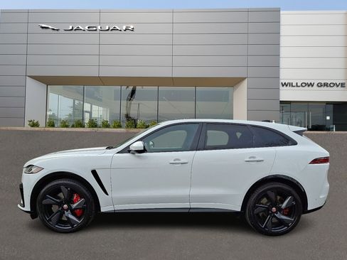 Used 2022 Jaguar F-PACE SVR image 6