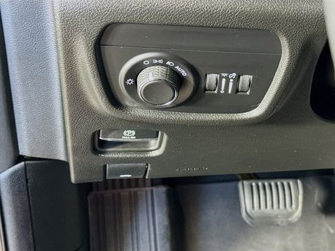 Used 2024 Jeep Grand Cherokee L Altitude image 14