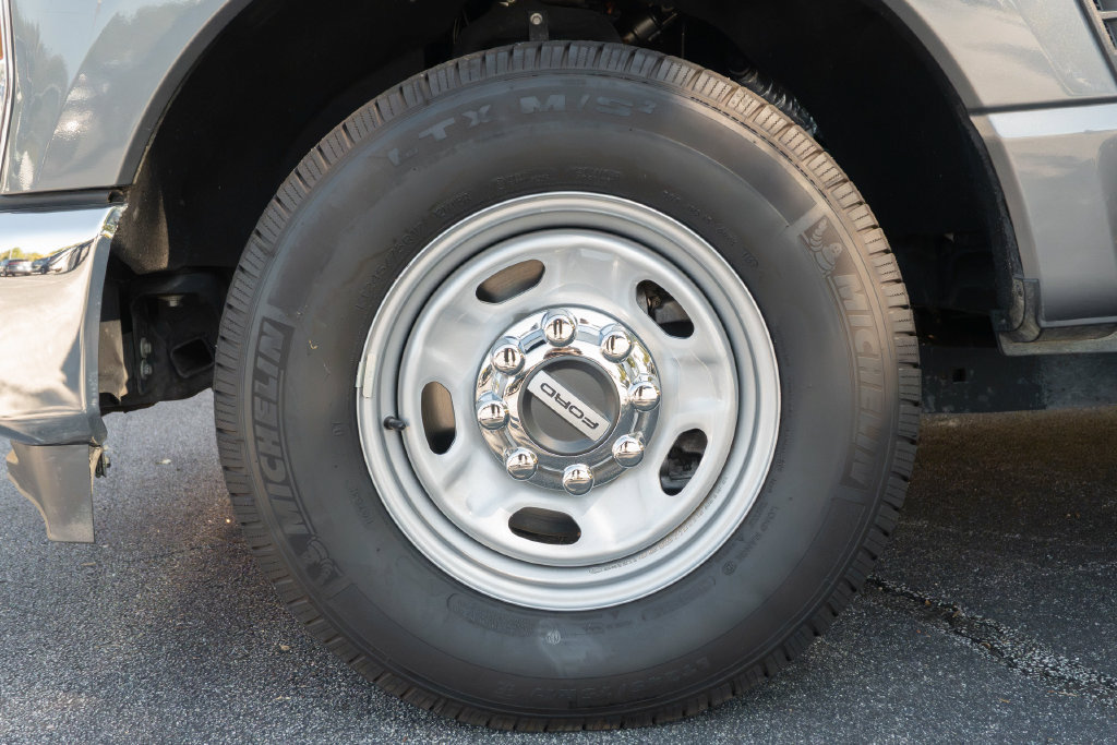 Used 2024 Ford F250 XL w/ XL Chrome Package RWD image 2