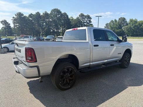 Used 2026 RAM 2500 Big Horn AWD/4WD image 9