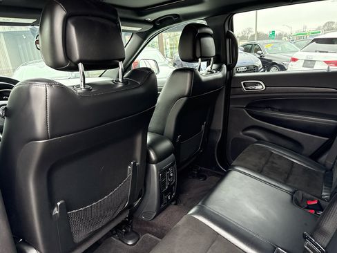 Used 2018 Jeep Grand Cherokee Altitude image 25