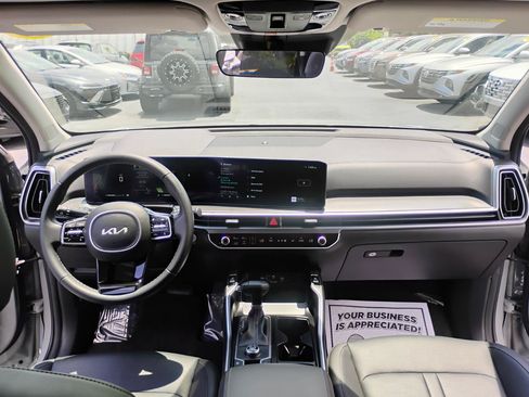Used 2024 Kia Sorento S w/ Panoramic Sunroof Package FWD image 11