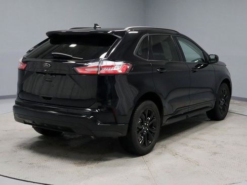 Certified 2022 Ford Edge SE w/ Black Appearance Package image 10