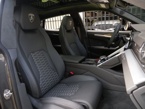 Used 2024 Lamborghini Urus S image 8