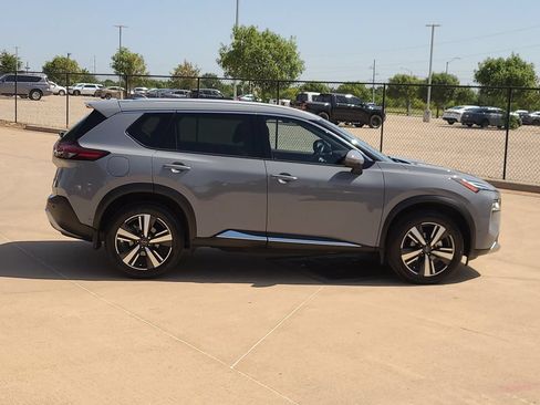 Certified 2023 Nissan Rogue Platinum w/ Platinum Premium Package FWD image 4