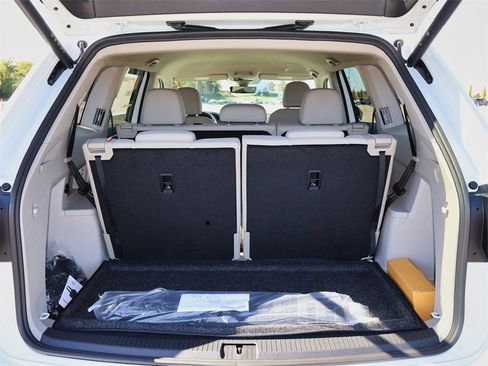 New 2026 Volkswagen Atlas SE image 10