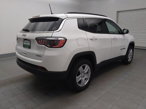 Used 2022 Jeep Compass Latitude w/ Mopar Graphics Package AWD/4WD image 9