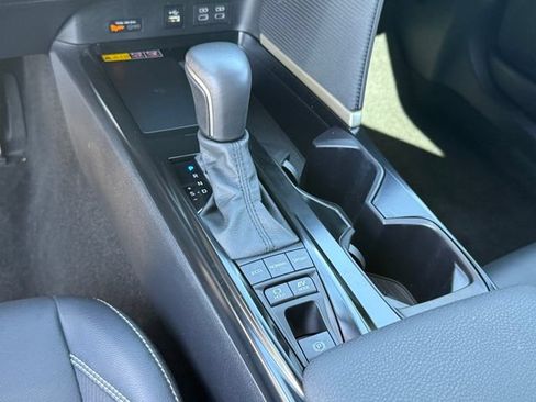 Used 2025 Toyota Camry SE w/ Convenience Package FWD image 22