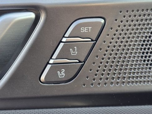 Used 2020 Hyundai Ioniq Limited image 13