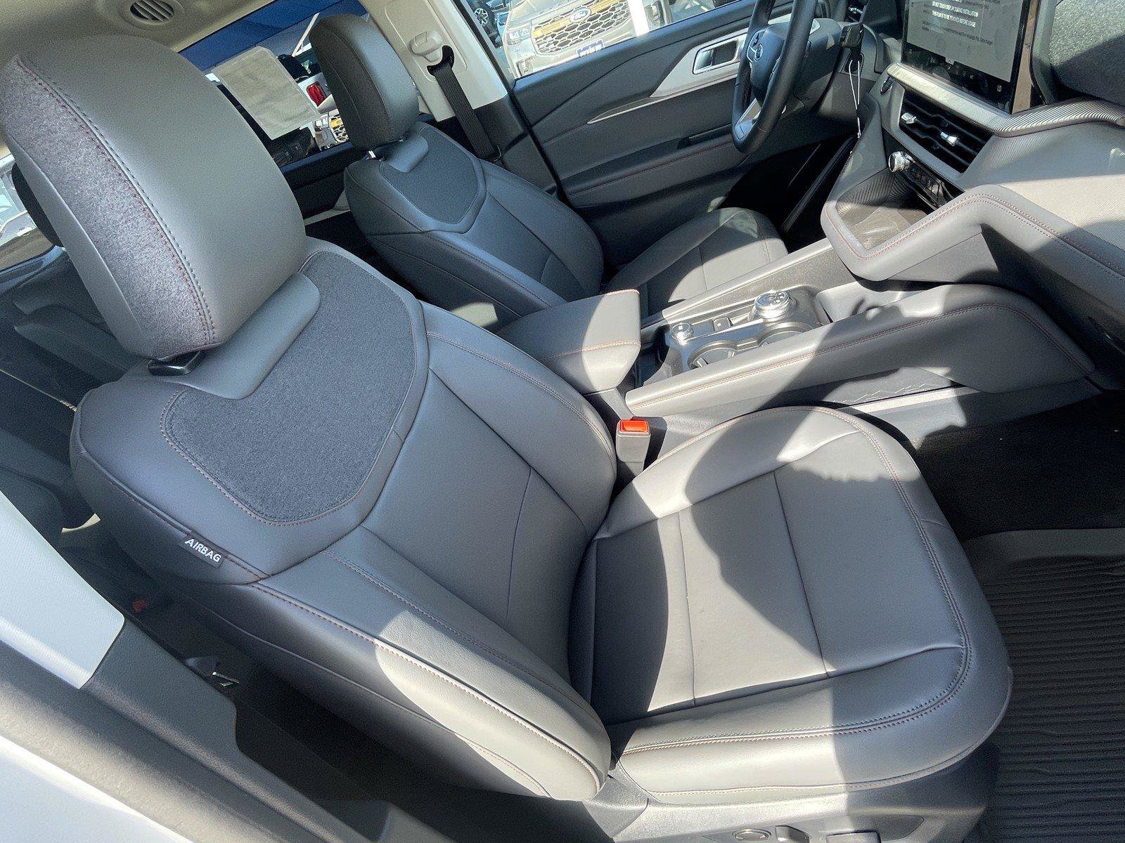 New 2026 Ford Explorer Active w/ Active Comfort Package RWD image 31