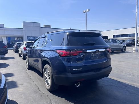 Used 2023 Chevrolet Traverse LT image 6