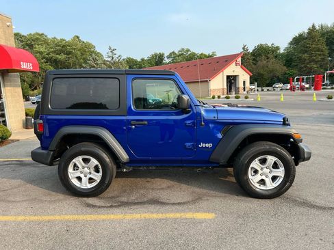 Used 2018 Jeep Wrangler Sport image 4