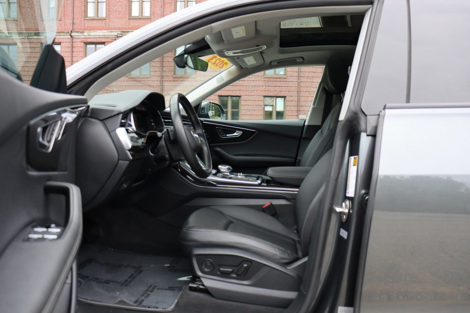 Used 2023 Audi Q8 Premium Plus w/ Premium Plus Package AWD/4WD image 11