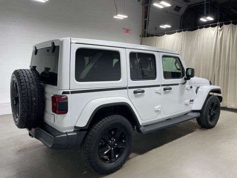 Used 2019 Jeep Wrangler Unlimited Sahara AWD/4WD image 4