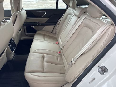 Used 2017 Lincoln Continental Select w/ Climate Package image 29