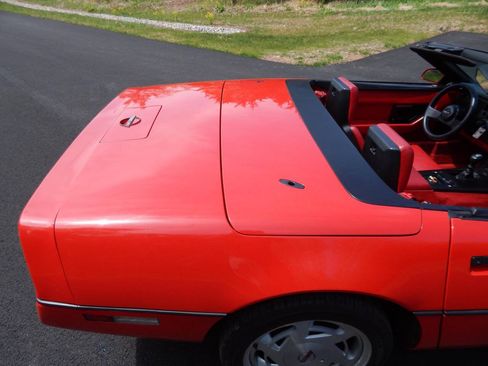 Used 1988 Chevrolet Corvette Convertible RWD image 43