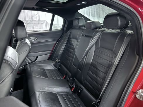 Used 2022 Alfa Romeo Giulia Veloce image 21