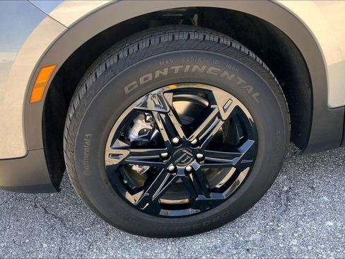 Used 2025 Chevrolet Blazer LT image 8