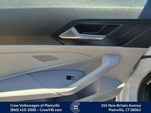 Certified 2024 Volkswagen Jetta SE w/ Panoramic Sunroof Package FWD image 49