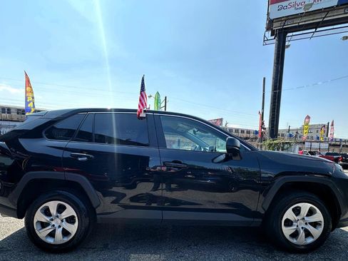 Used 2025 Toyota RAV4 LE AWD/4WD image 3