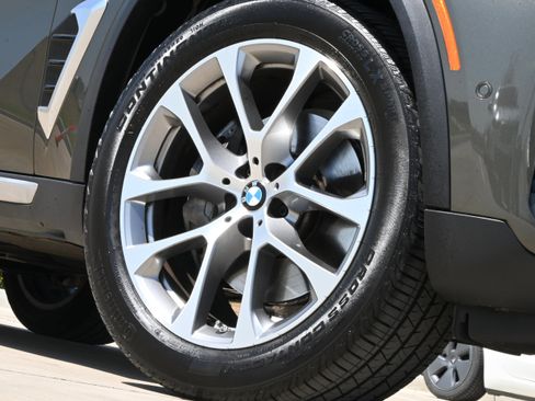Certified 2026 BMW X5 sDrive40i image 11