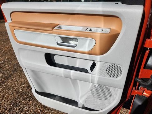 New 2025 Volkswagen ID. Buzz Pro S Plus AWD/4WD image 17