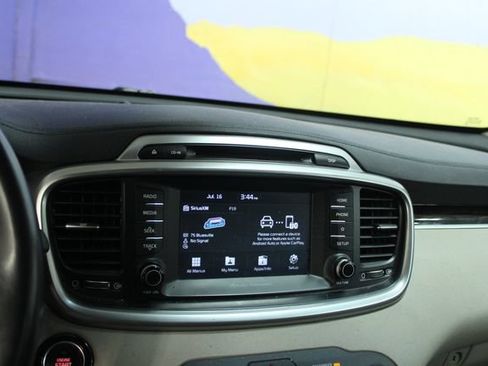 Used 2019 Kia Sorento EX AWD/4WD image 18