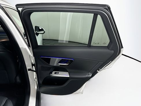 Used 2024 Mercedes-Benz GLC 300 image 30