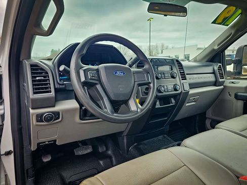 Used 2019 Ford F350 XL w/ Power Equipment Group image 18