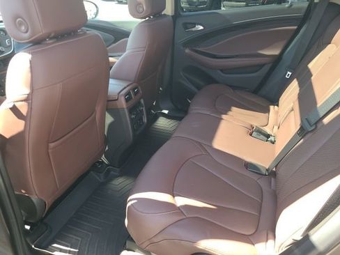 Used 2018 Buick Envision Essence image 18