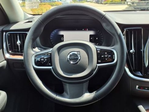 Used 2025 Volvo V60 B5 Cross Country Plus AWD/4WD image 22