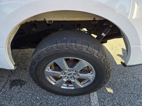 Used 2018 Ford F150 XLT w/ Equipment Group 302A Luxury AWD/4WD image 4