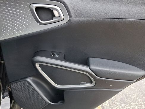 Used 2023 Kia Soul LX w/ Option Group 015 FWD image 14