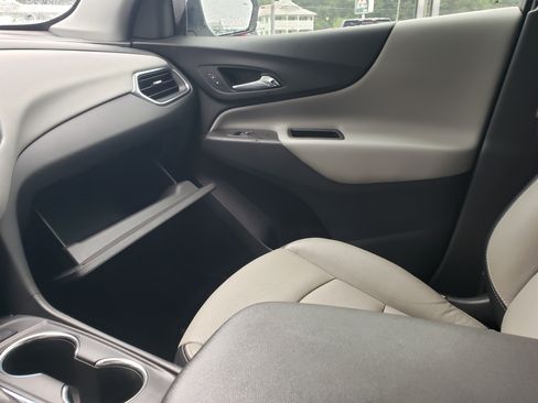 Used 2022 Chevrolet Equinox LT FWD image 24