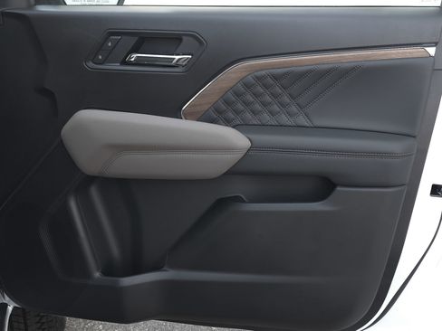 New 2026 GMC Canyon Denali image 40